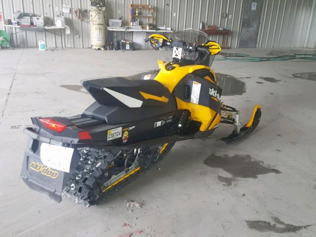 2BPSUCCB1CV000098 - 2012 SKI DOO MXZ TWO TONE photo 4