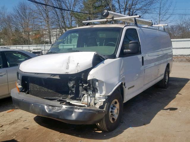 1GTHG39U441218223 - 2004 GMC SAVANA G35 WHITE photo 2