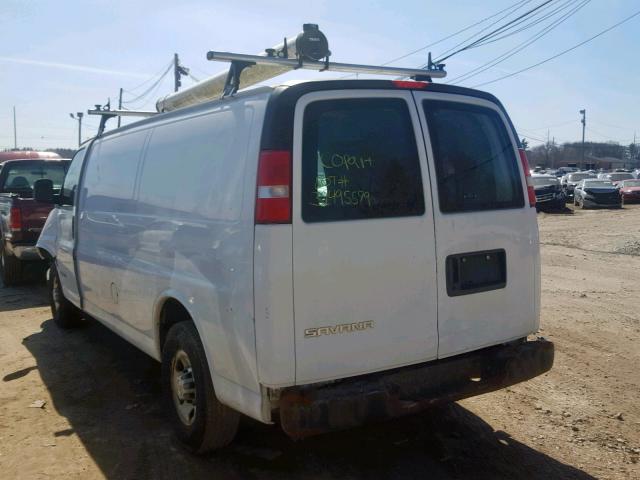 1GTHG39U441218223 - 2004 GMC SAVANA G35 WHITE photo 3