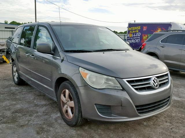 2V4RW3D14AR202282 - 2010 VOLKSWAGEN ROUTAN SE GRAY photo 1