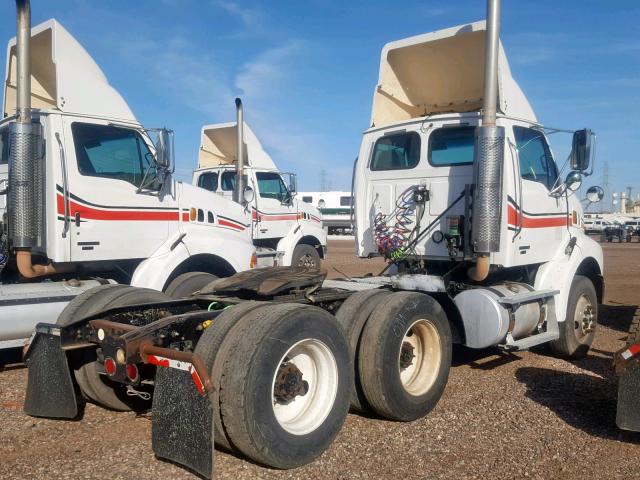 2FWJA3CV86AW47088 - 2006 STERLING TRUCK AT 9500 WHITE photo 4