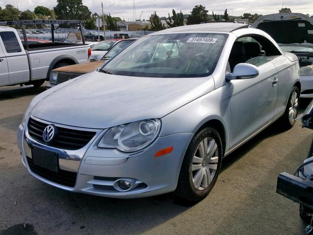 WVWBA71F67V005430 - 2007 VOLKSWAGEN EOS 2.0T SILVER photo 2