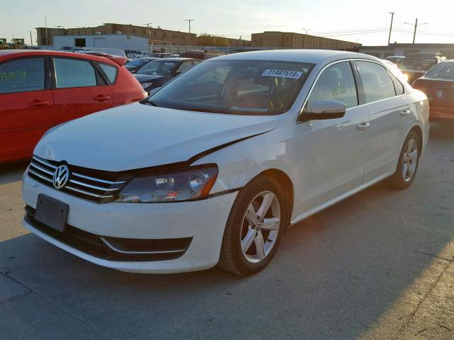 1VWBP7A38DC034131 - 2013 VOLKSWAGEN PASSAT SE WHITE photo 2