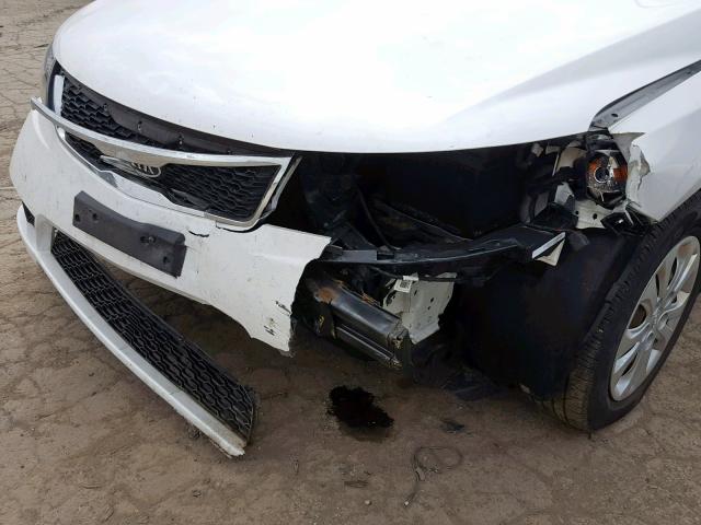 KNAFU4A26D5723914 - 2013 KIA FORTE EX WHITE photo 9