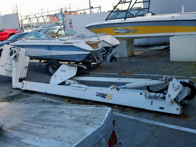 0614FL0172 - 1999 UTILITY UTILITY WHITE photo 3