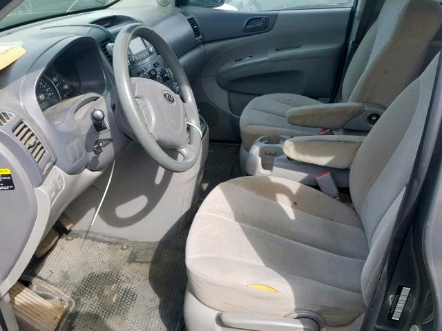 KNDMG4C3XA6347599 - 2010 KIA SEDONA LX GRAY photo 5