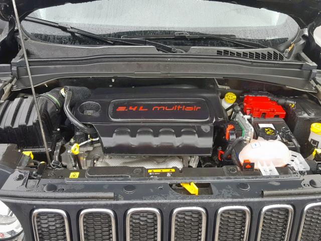 ZACCJBAB3JPH02623 - 2018 JEEP RENEGADE S შავი ფოტო 7