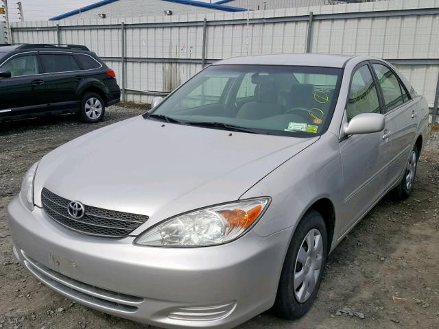 4T1BE32K73U162548 - 2003 TOYOTA CAMRY LE SILVER photo 2
