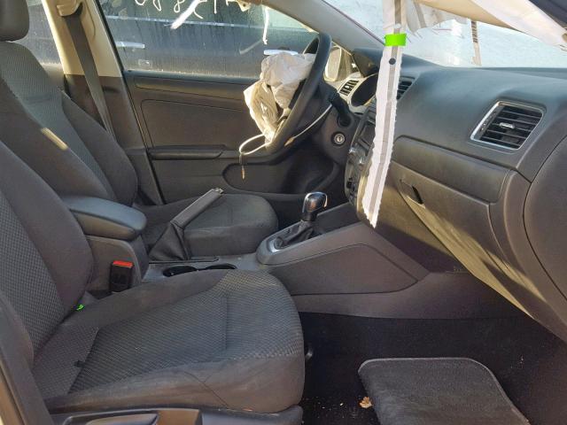 3VW2K7AJ1EM220963 - 2014 VOLKSWAGEN JETTA BASE 灰色 照片 5