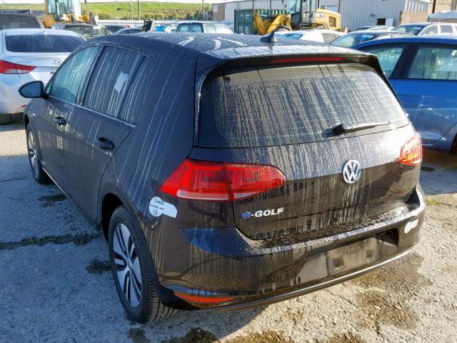 WVWKP7AU9GW905911 - 2016 VOLKSWAGEN E-GOLF SE BLACK photo 3