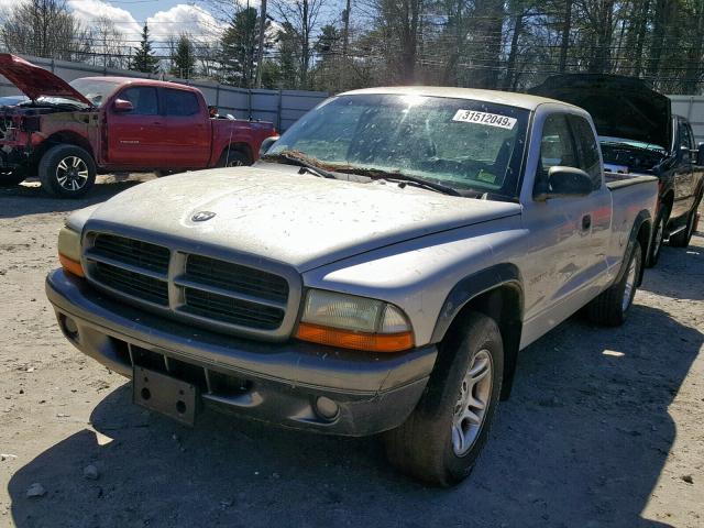 1B7GL12XX2S595453 - 2002 DODGE DAKOTA BAS GRAY photo 2