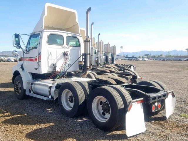 2FWJA3CV56AW47016 - 2006 STERLING TRUCK AT 9500 WHITE photo 3