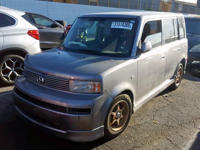 JTLKT324554003157 - 2005 TOYOTA SCION XB 银色 照片 2