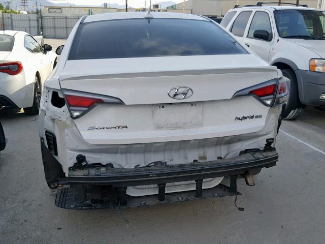 KMHE24L39HA074435 - 2017 HYUNDAI SONATA HYB WHITE photo 9