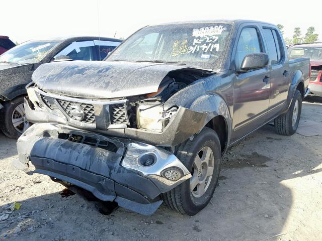 1N6AD07U75C449518 - 2005 NISSAN FRONTIER C GRAY photo 2