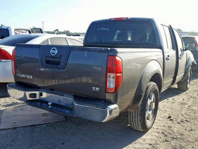 1N6AD07U75C449518 - 2005 NISSAN FRONTIER C GRAY photo 4