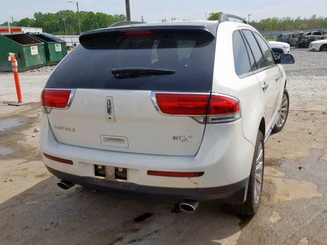 2LMDJ6JK5DBL25491 - 2013 LINCOLN MKX WHITE photo 4