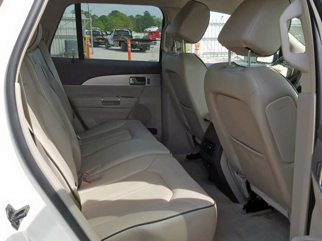 2LMDJ6JK5DBL25491 - 2013 LINCOLN MKX WHITE photo 6