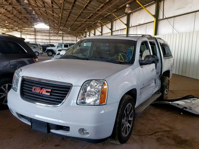 1GKS1KE0XDR365110 - 2013 GMC YUKON XL C WHITE photo 2