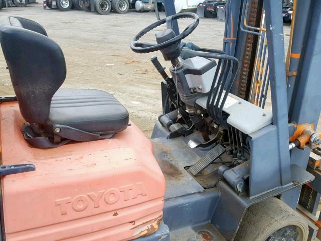 5FGCU30700761 - 1993 TOYOTA FORKLIFT ORANGE photo 5