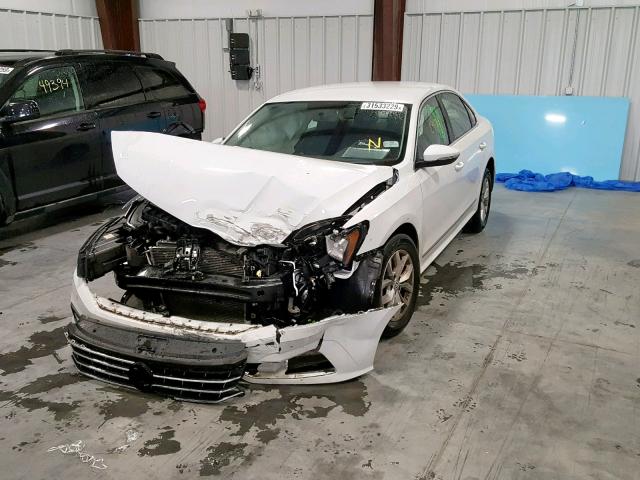 1VWAT7A38HC077381 - 2017 VOLKSWAGEN PASSAT S WHITE photo 2