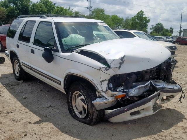 1GNDT13W8W2144334 - 1998 CHEVROLET BLAZER WHITE photo 1