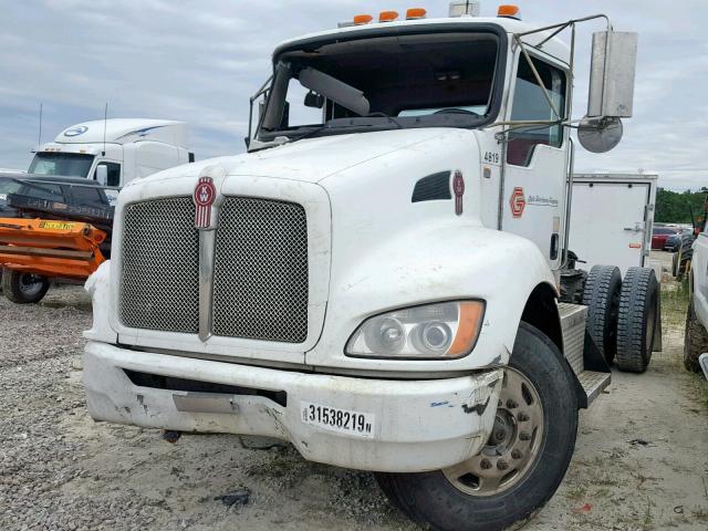 2XKHAN8X6BM294819 - 2011 KENWORTH CONSTRUCTI WHITE photo 2