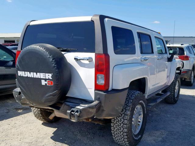 5GTDN13E678201860 - 2007 HUMMER H3 WHITE photo 4