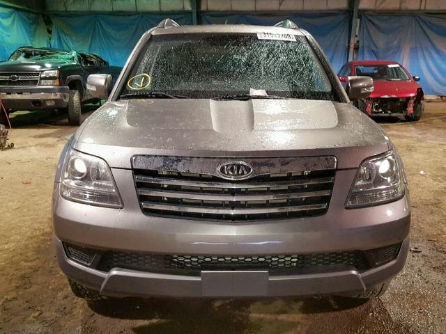 KNDJH741595012718 - 2009 KIA BORREGO LX GRAY photo 9