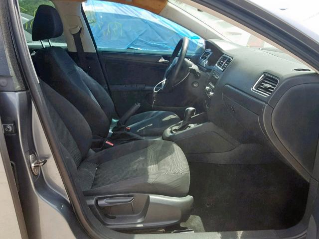 3VW2K7AJ4CM332234 - 2012 VOLKSWAGEN JETTA BASE GRAY photo 5