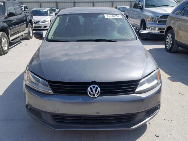 3VW2K7AJ4CM332234 - 2012 VOLKSWAGEN JETTA BASE GRAY photo 9