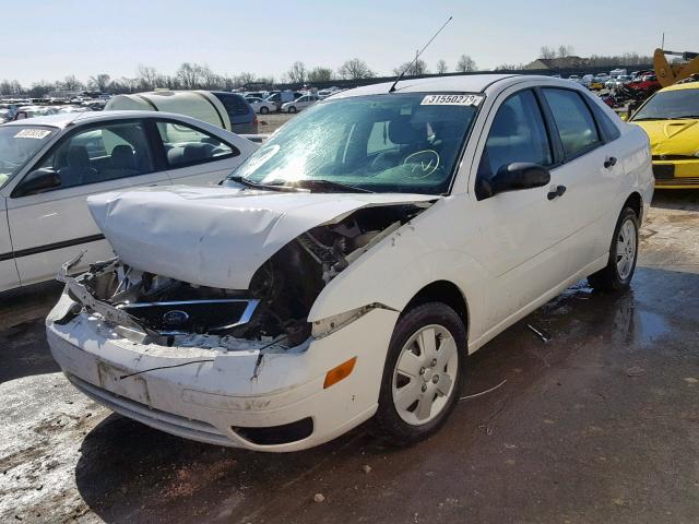 1FAFP34N87W217144 - 2007 FORD FOCUS ZX4 WHITE photo 2