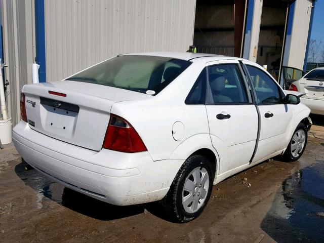 1FAFP34N87W217144 - 2007 FORD FOCUS ZX4 WHITE photo 4