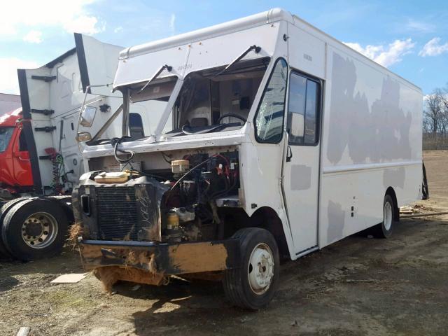 4UZAARDU7HCHW8442 - 2017 FREIGHTLINER CHASSIS M WHITE photo 2