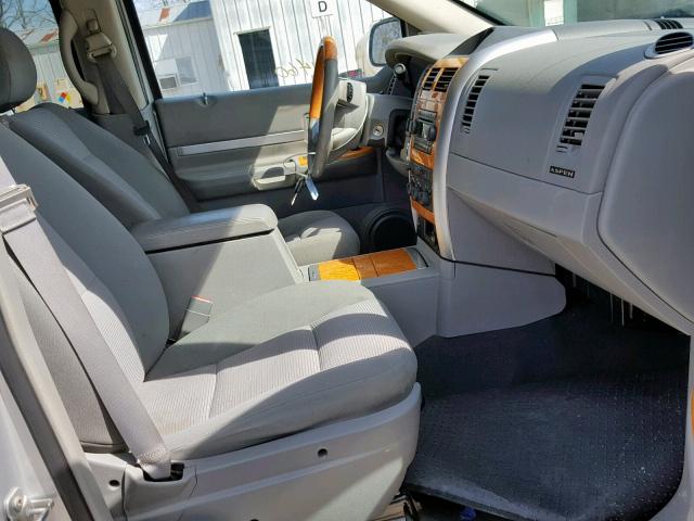 1A8HW58P77F525055 - 2007 CHRYSLER ASPEN LIMI GRAY photo 5