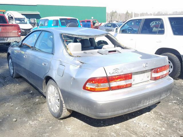 JT8BF28G315104778 - 2001 LEXUS ES 300 SILVER photo 3