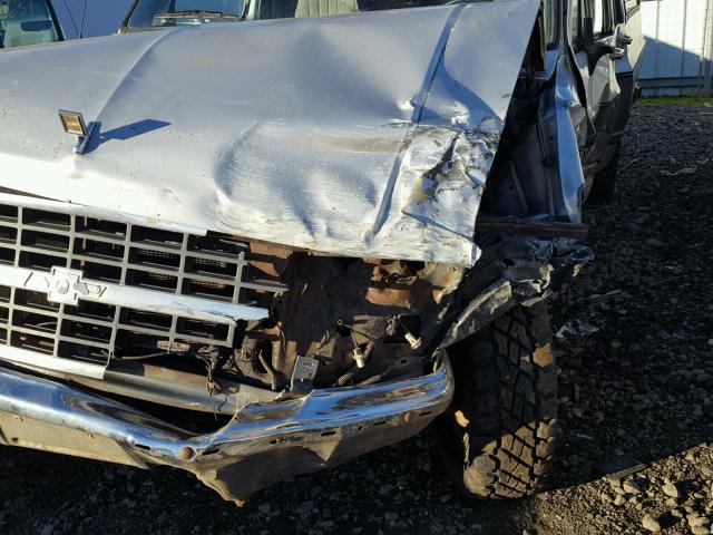 1GNGV26K91F114771 - 1990 CHEVROLET SUBURBAN V SILVER photo 9