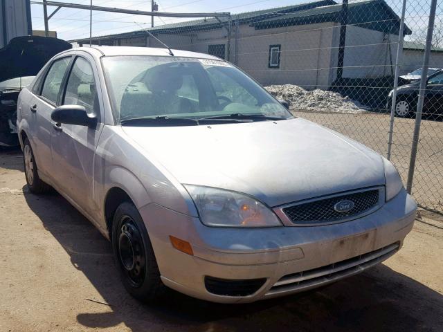 1FAFP34N15W301240 - 2005 FORD FOCUS ZX4 SILVER photo 1