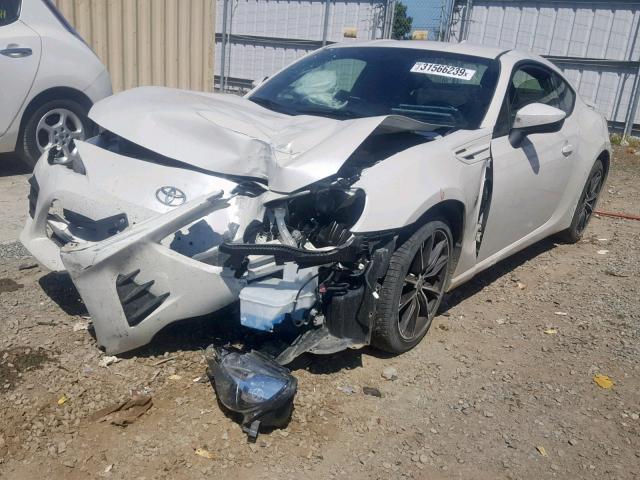 JF1ZNAA16H8710416 - 2017 TOYOTA 86 BASE WHITE photo 2