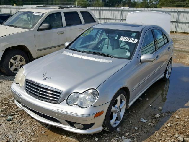 WDBRF64J65F590896 - 2005 MERCEDES-BENZ C 320 SILVER photo 2