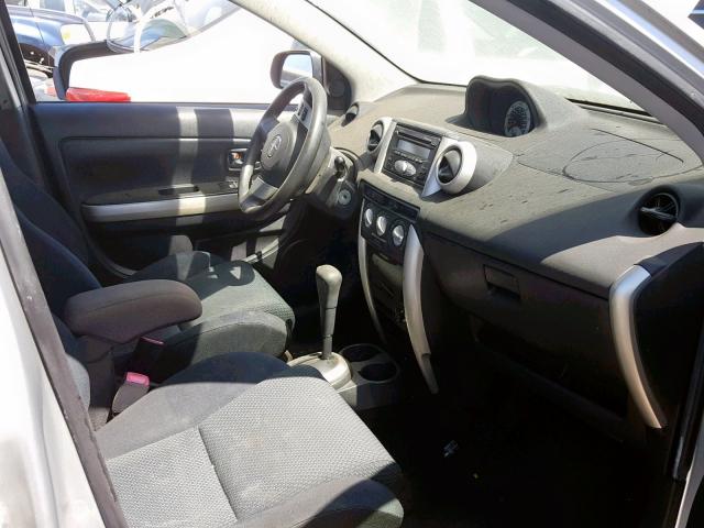 JTKKT624660145290 - 2006 SCION XA SILVER photo 5