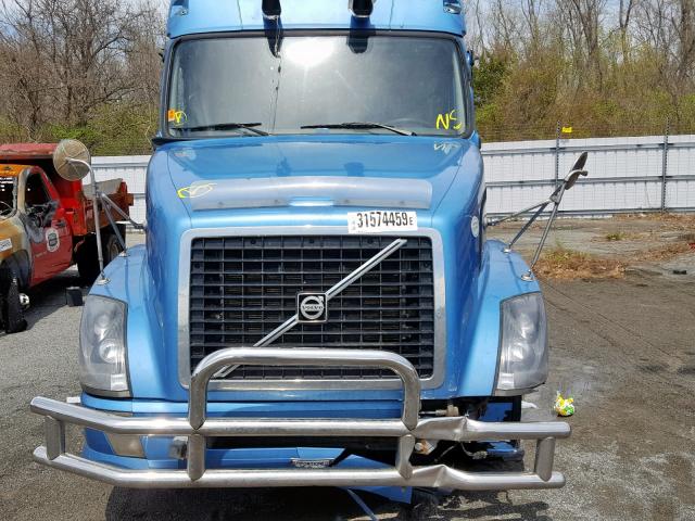 4V4NC9TG09N272675 - 2009 VOLVO VN VNL BLUE photo 7