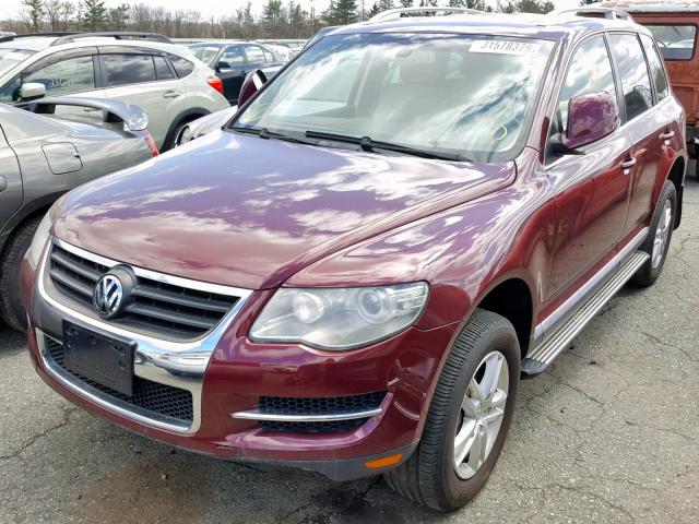 WVGBE77L09D028191 - 2009 VOLKSWAGEN TOUAREG 2 RED photo 2