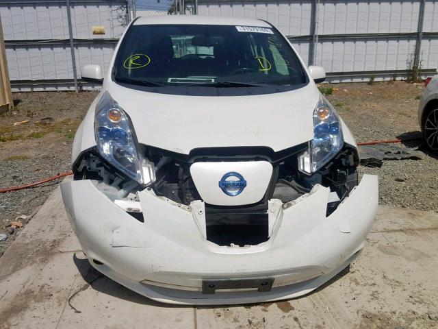 1N4AZ0CP8DC402846 - 2013 NISSAN LEAF S WHITE photo 9