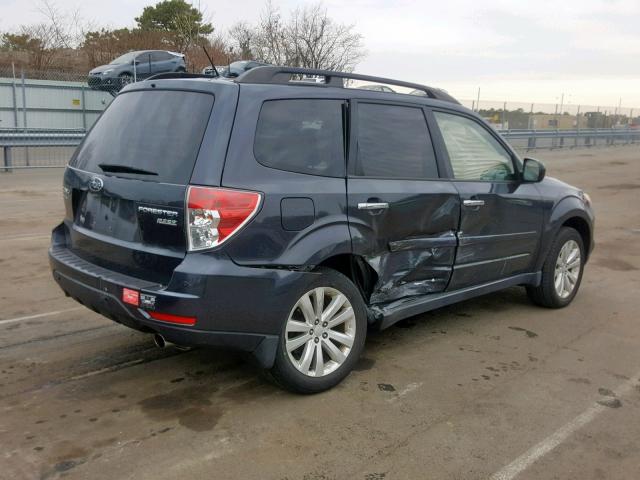 JF2SHAFC8DH425709 - 2013 SUBARU FORESTER L BLUE photo 4