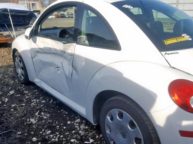 3VWPW3AGXAM020228 - 2010 VOLKSWAGEN NEW BEETLE თეთრი ფოტო 10