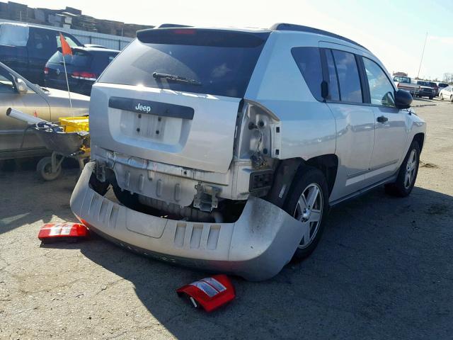 1J4FT47B99D110724 - 2009 JEEP COMPASS SP SILVER photo 4