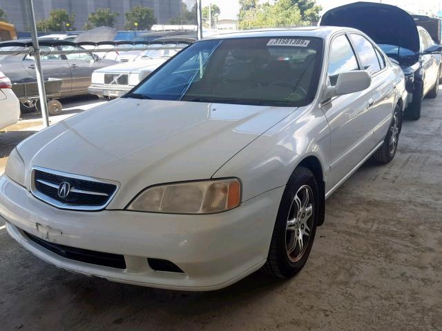 19UUA5670YA042630 - 2000 ACURA 3.2TL WHITE photo 2