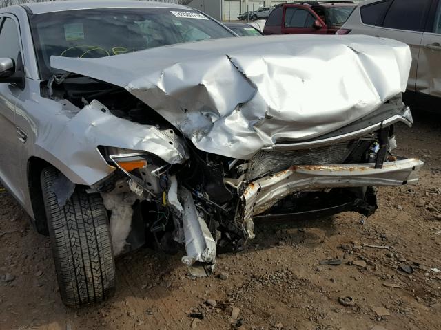 1FAHP2H84FG154768 - 2015 FORD TAURUS SEL SILVER photo 9