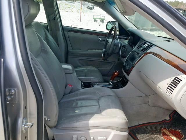 1G6KD57966U137298 - 2006 CADILLAC DTS SILVER photo 5